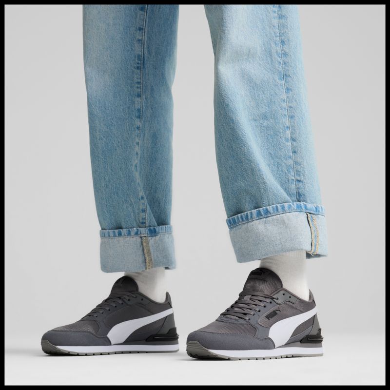 ST Runner v4 Mesh Cool Dark Gray-PUMA Wh (39966603) szürke utcai cipő
