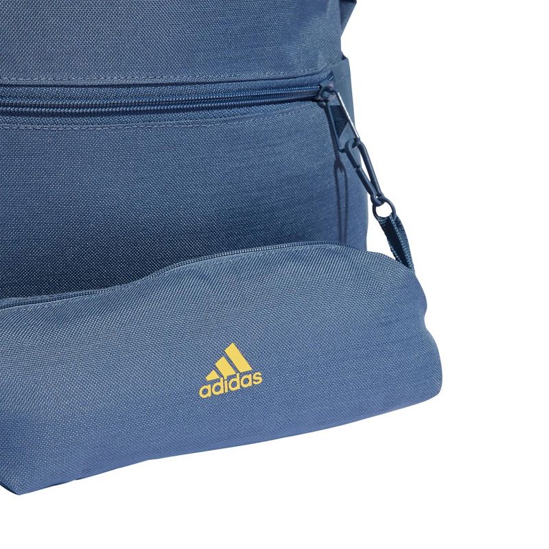 Adidas Classic Horizontal 3-Stripes backpack IR9838 Kiegészítők