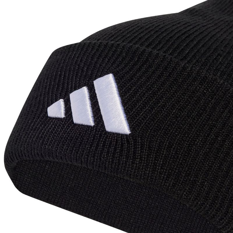 Adidas New Logo Beanie Cuff Hat, Black młodzieżowa kötött sapka JM0428