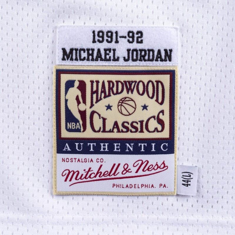 Mitchell & Ness Authentic Michael Jordan Chicago Bulls 1991-92 Game Jersey - AJY4LG19006-CBUWHIT91MJO mez