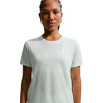 Nike Sportswear Club Essentials Women's T-Shirt DX7902-394 xs (158cm) póló