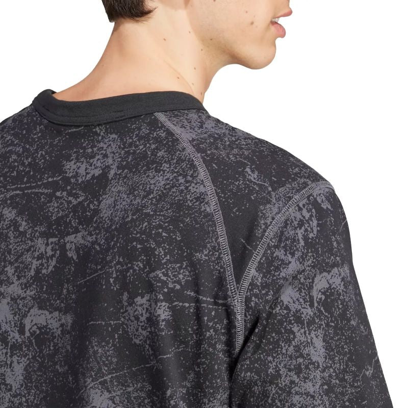 adidas Men's cotton t-shirt Adventure Allover Print Tee Black stylish black (IJ0711) Ruházat