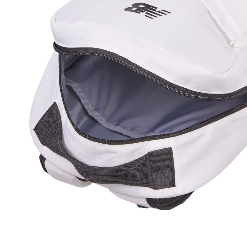New Balance Essential Backpack WT LAB51900WT Hátizsák