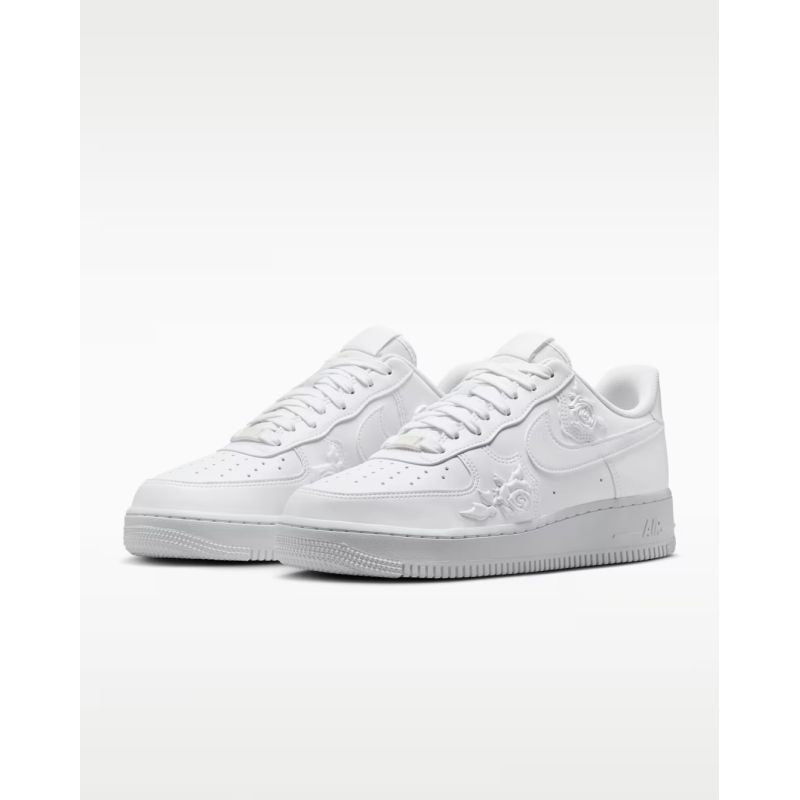 NIKE WMNS AIR FORCE 1 '07 SE (HF2016-100) Women's cipő