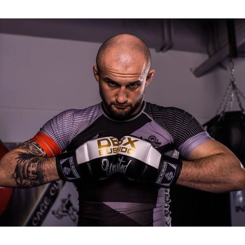 DBX Bushido MMAsparring gloves S/M - Undefeated - Valor Series l/xl kesztyű