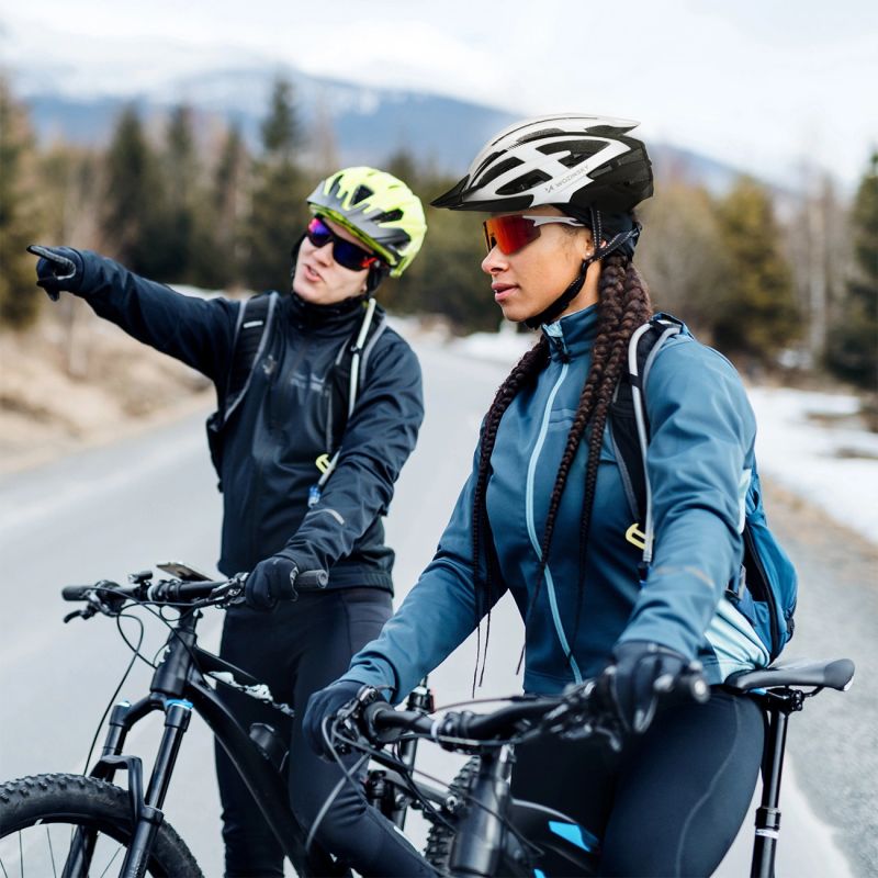 Wozinsky MTB Bike Helmet with Removable Visor and Rear USB Light M - Black and White czarny || biały védőfelszerelés HT-28VCB-199802