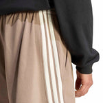 Adidas Men's Kit 3-Stripes beige xs 7" short KW2382