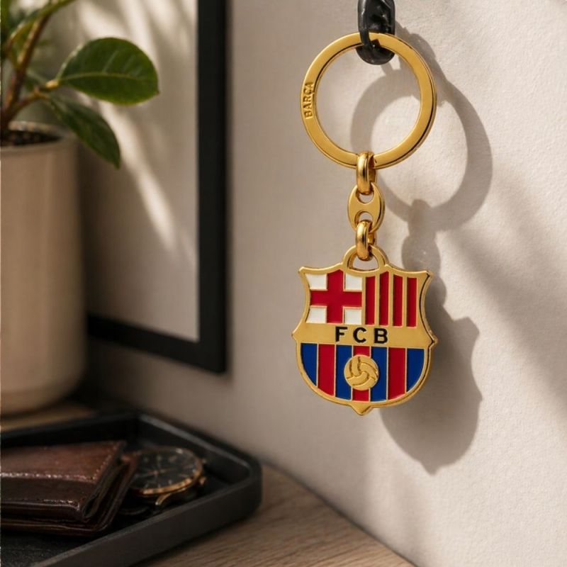 FC Barcelona original coat of arms keychain licensed złoty póló B6006