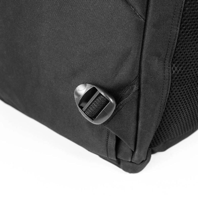 DBX Bushido 3-in-1 sports with backpack function táska