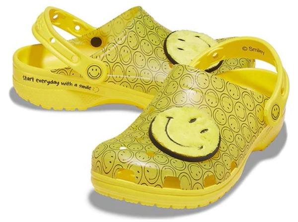 Crocs Classic Translucent Smiley Clog Papucs - Sportmania.hu