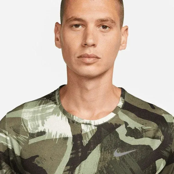 Nike Dri-FIT Miler-Men\'s Short-Sleeve Camo Running Top férfi póló