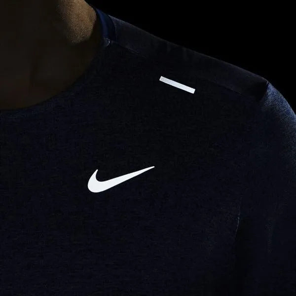 NIKE DRI-FIT RISE 365 MEN"S SH Póló - Sportmania.hu