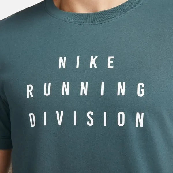 Nike Dri-FIT Run Division Mens Running T-Shirt Póló - Sportmania.hu