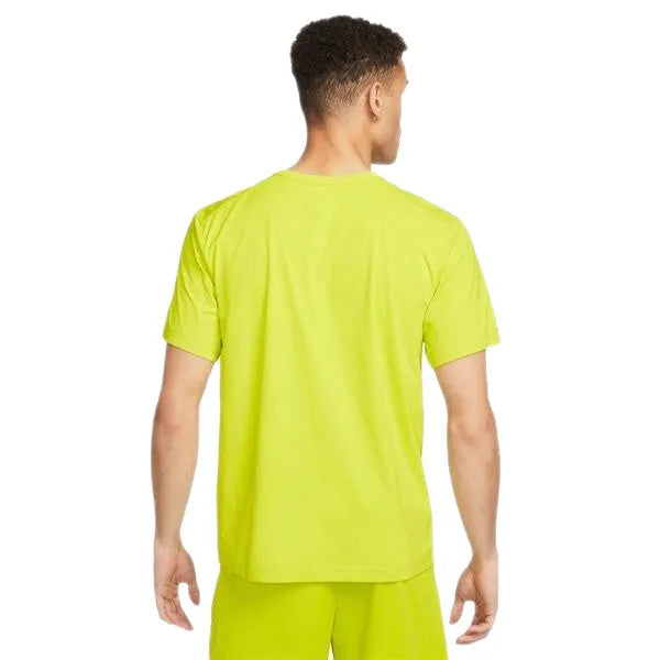 Nike Dri-FIT UV Hyverse Mens Short-Sleeve Fitness Top Póló - Sportmania.hu