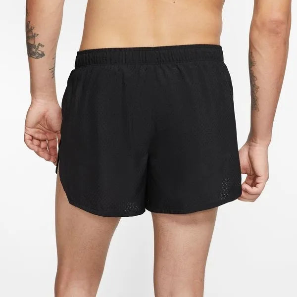 Nike FAST MEN"S 4 RUNNING SHOR Short - Sportmania.hu