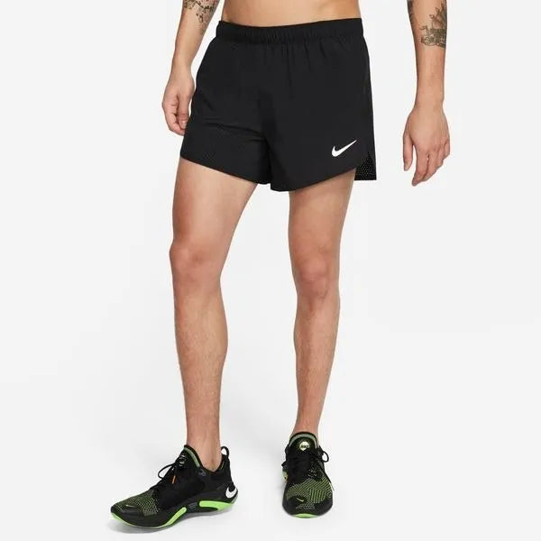 Nike FAST MEN"S 4 RUNNING SHOR Short - Sportmania.hu