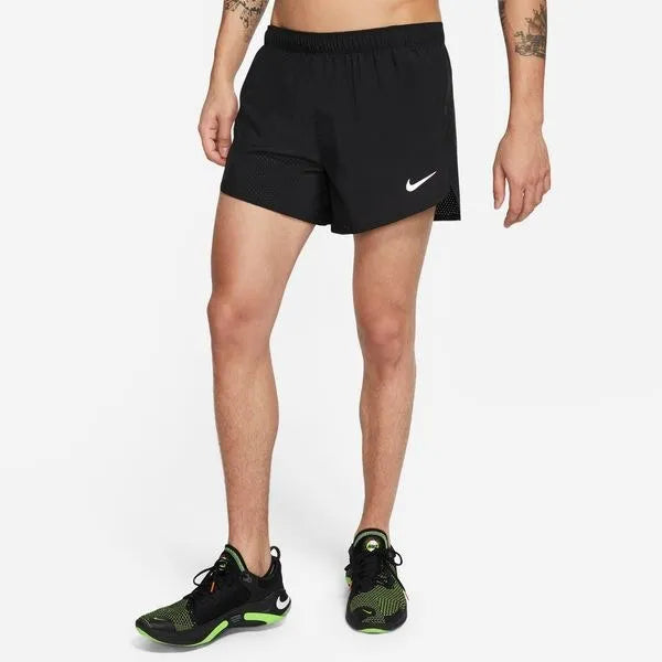 Nike FAST MEN"S 4 RUNNING SHOR Short - Sportmania.hu