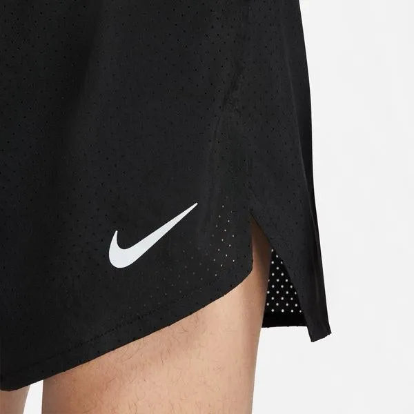 Nike FAST MEN"S 4 RUNNING SHOR Short - Sportmania.hu