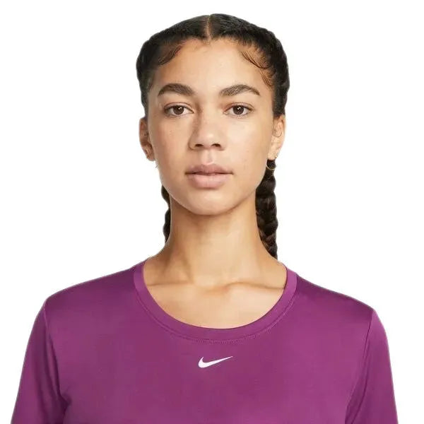 Nike_ Nike Dri-FIT One-Women\'s Standard Fit Short-Sleeve Top Póló - Sportmania.hu