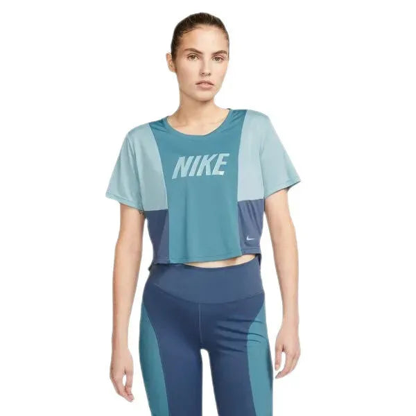 Nike_ Nike Dri-FIT One-Womens Color-Block Short-Sleeve Training Crop Top Póló - Sportmania.hu