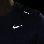 Nike_ NIKE DRI-FIT RISE 365 MEN\"S SH Póló - Sportmania.hu