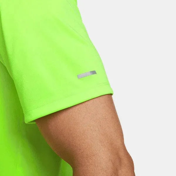 Nike_ Nike Dri-FIT Run Division Men\'s Sho Póló