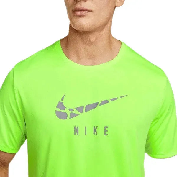 Nike_ Nike Dri-FIT Run Division Men\'s Sho Póló