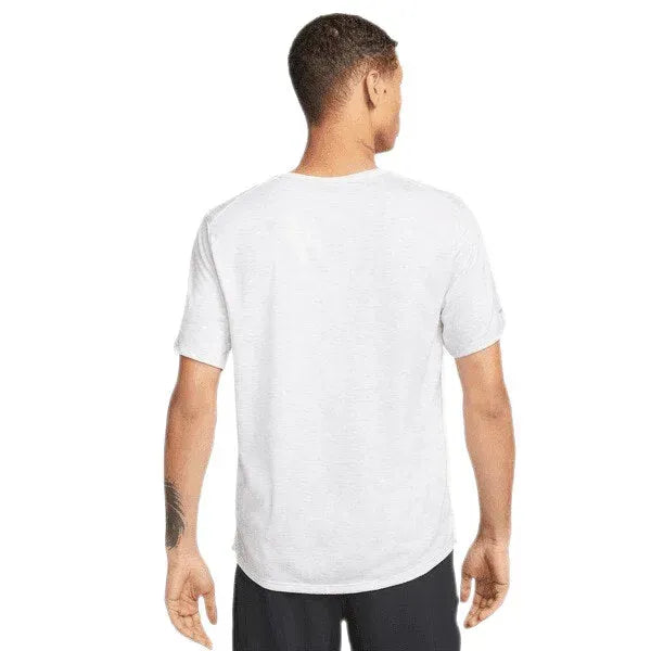 Nike_ Nike Dri-FIT Run Division Men\'s Sho Póló - Sportmania.hu