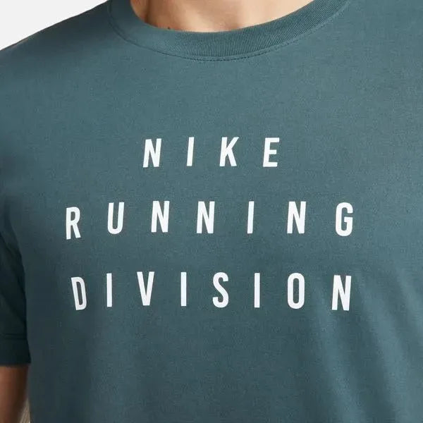 Nike Dri-FIT Run Division Mens Running T-Shirt Póló - Sportmania.hu