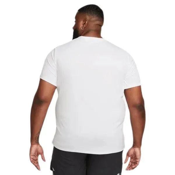 Nike_ Nike DRI-FIT UV MILER MEN\"S SH Póló - Sportmania.hu