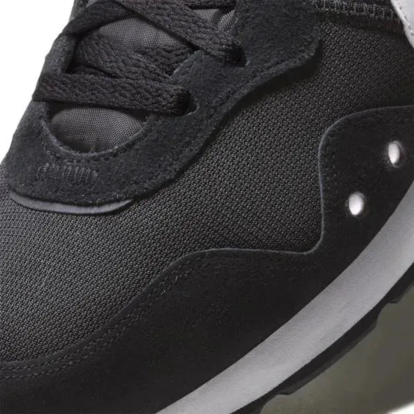 Nike Venture Runner Men\"s Shoe Cipő - Sportmania.hu